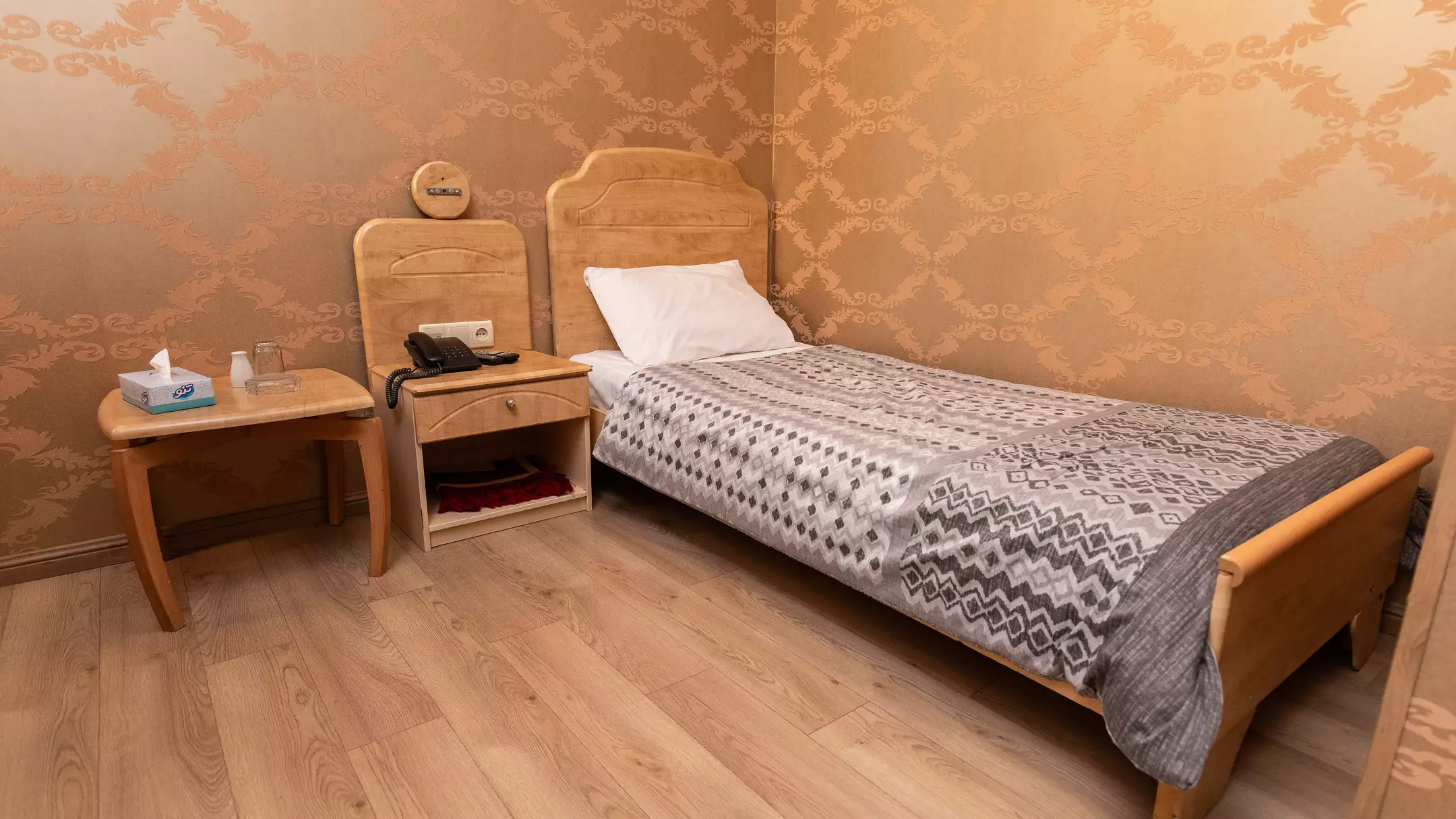 Alibaba https://cdn.alibaba.ir/ostorage/hotel-accommodation-images/6746d4887e75320ec907f071_هتل سبلان - اتاق سینگل (1).webp